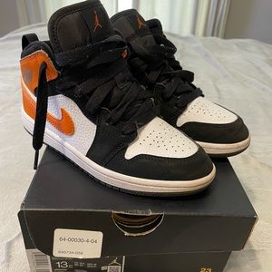 Jordan 1 Mid Little Kids Size 13c